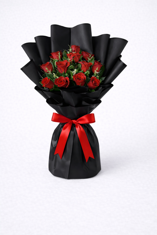Classic Love Roses in Black Wrap - Onlineflowersdubai.ae