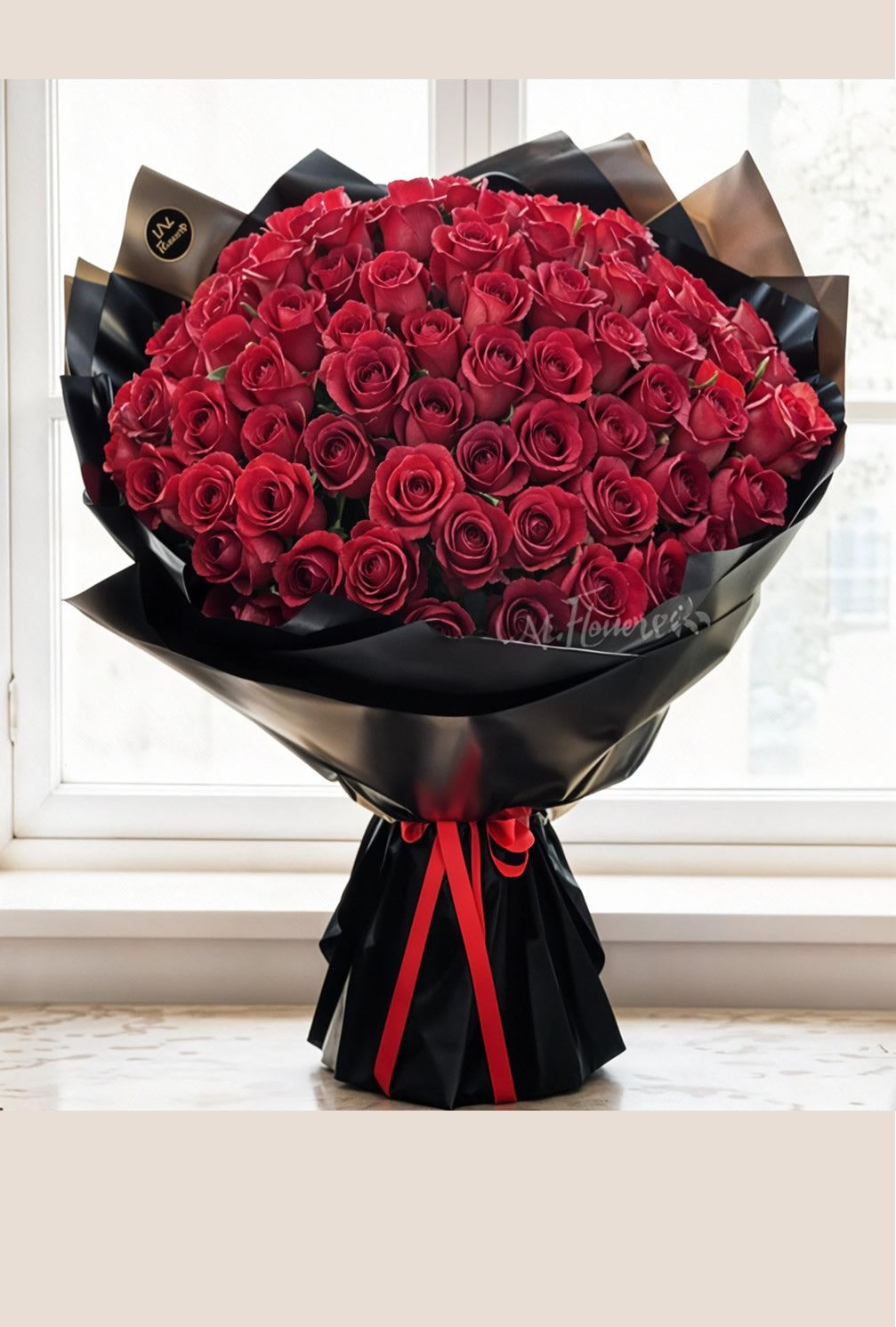 Valentine Royal 101 Red Roses - Onlineflowersdubai.ae